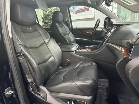 Used 2019 Cadillac Escalade ESV Premium Luxury AWD/4WD image 57