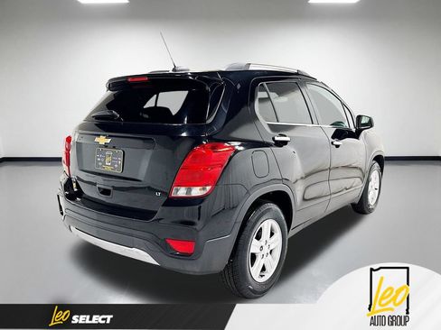 Used 2018 Chevrolet Trax LT w/ LT Convenience Package FWD image 8