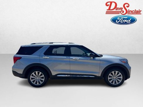 Used 2024 Ford Explorer Limited w/ Equipment Group 301A AWD/4WD image 5