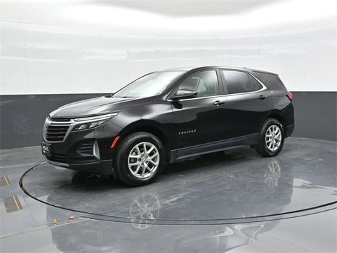 Used 2023 Chevrolet Equinox LT image 3