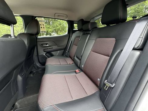 Used 2025 Nissan Kicks SR FWD image 23