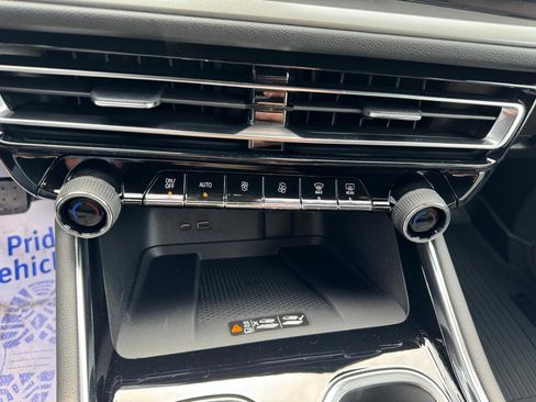 New 2026 Chevrolet Traverse LT AWD/4WD image 35