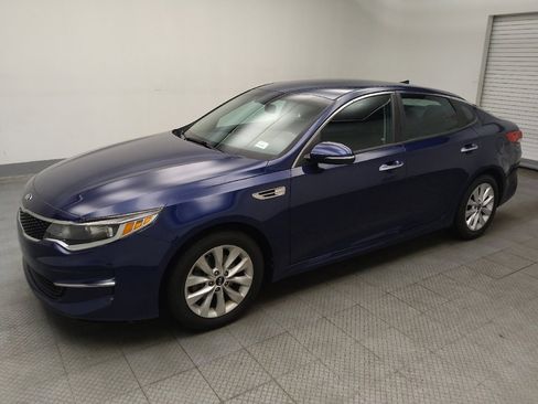 Used 2017 Kia Optima LX w/ Option Group 014 FWD image 2