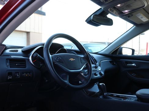 Used 2015 Chevrolet Impala LT w/ Convenience Package image 22