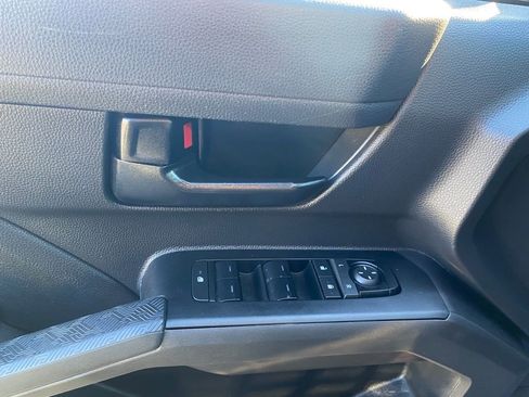 Used 2024 Toyota Tacoma SR image 21