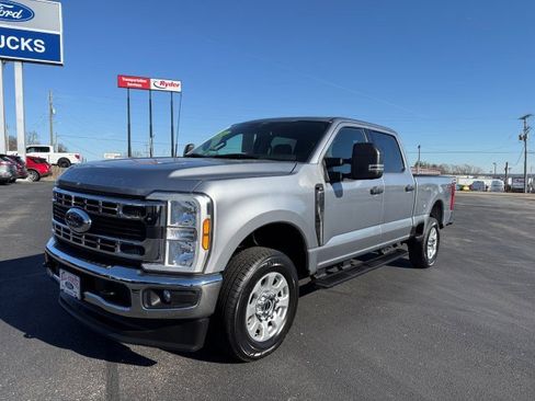 Used 2024 Ford F250 XLT image 3