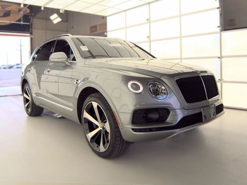 Used 2019 Bentley Bentayga AWD/4WD image 1