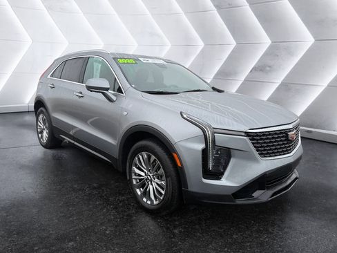 Certified 2025 Cadillac XT4 Premium Luxury image 7