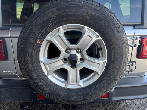 Used 2019 Jeep Wrangler Unlimited Sport S AWD/4WD image 33
