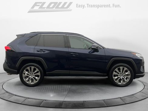 Used 2019 Toyota RAV4 XLE Premium w/ Phone Cable & Charge Package image 10