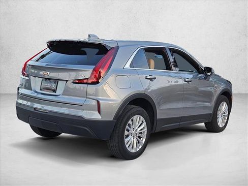 Used 2024 Cadillac XT4 Luxury FWD image 5