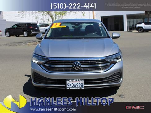Used 2023 Volkswagen Jetta SE FWD image 4