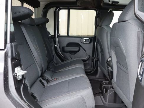 New 2025 Jeep Gladiator Sport image 44