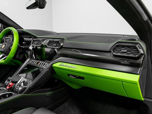 Used 2022 Lamborghini Urus image 24