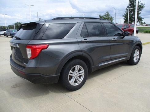 Used 2020 Ford Explorer XLT w/ Equipment Group 202A AWD/4WD image 4
