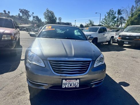 Used 2013 Chrysler 200 Touring image 2
