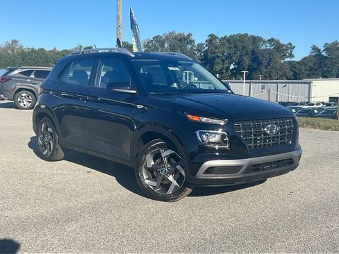 Used 2026 Hyundai Venue SEL image 2