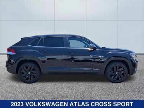 Used 2023 Volkswagen Atlas Cross Sport SE w/ Black Wheel Package FWD image 6