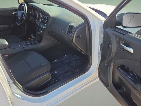 Used 2019 Dodge Charger SXT image 13