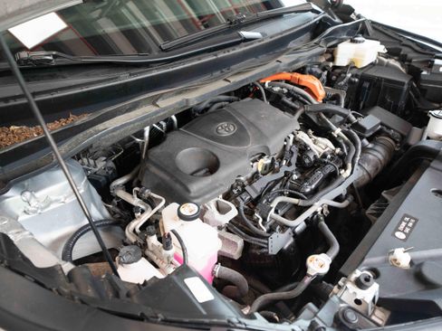 Used 2021 Toyota Sienna XLE AWD/4WD image 33