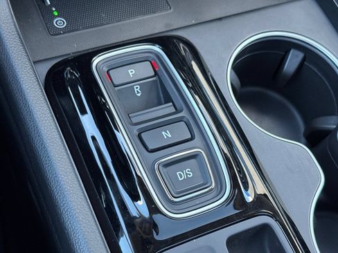 Used 2025 Honda Pilot Touring image 23