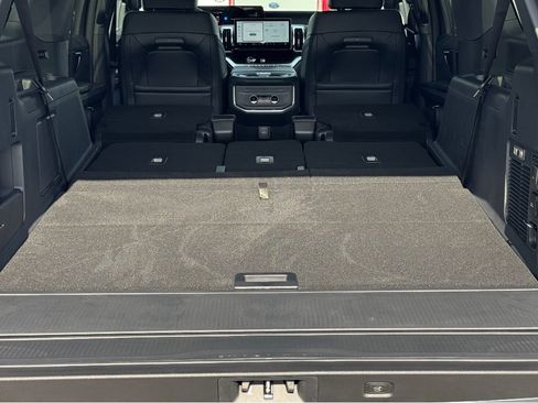 New 2025 Ford Expedition Max Platinum w/ Stealth Performance Package image 15