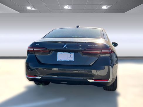 New 2026 BMW i5 eDrive40 RWD image 9