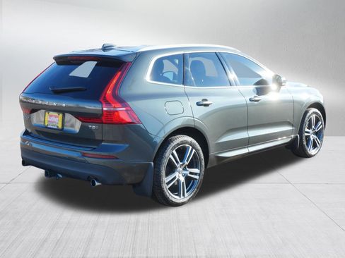 Used 2019 Volvo XC60 T5 Momentum w/ Multimedia Package image 7