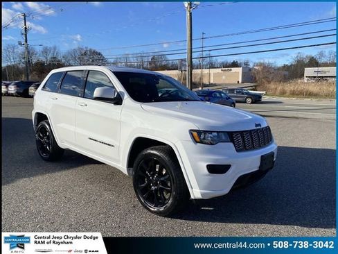 Certified 2021 Jeep Grand Cherokee Laredo X image 1