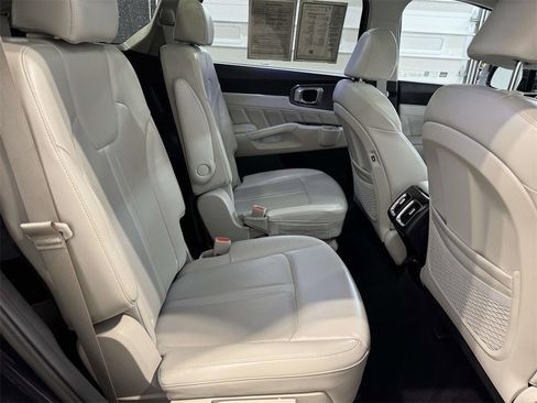 Used 2023 Kia Sorento SX image 13