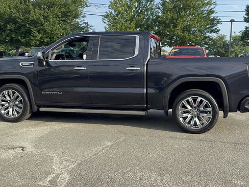 Used 2023 GMC Sierra 1500 Denali w/ Denali Reserve Package AWD/4WD image 3