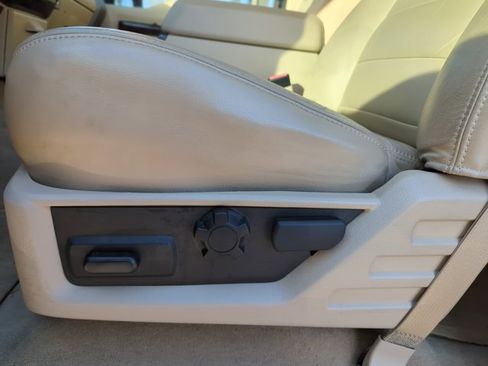 Used 2010 Ford F350 Lariat image 11