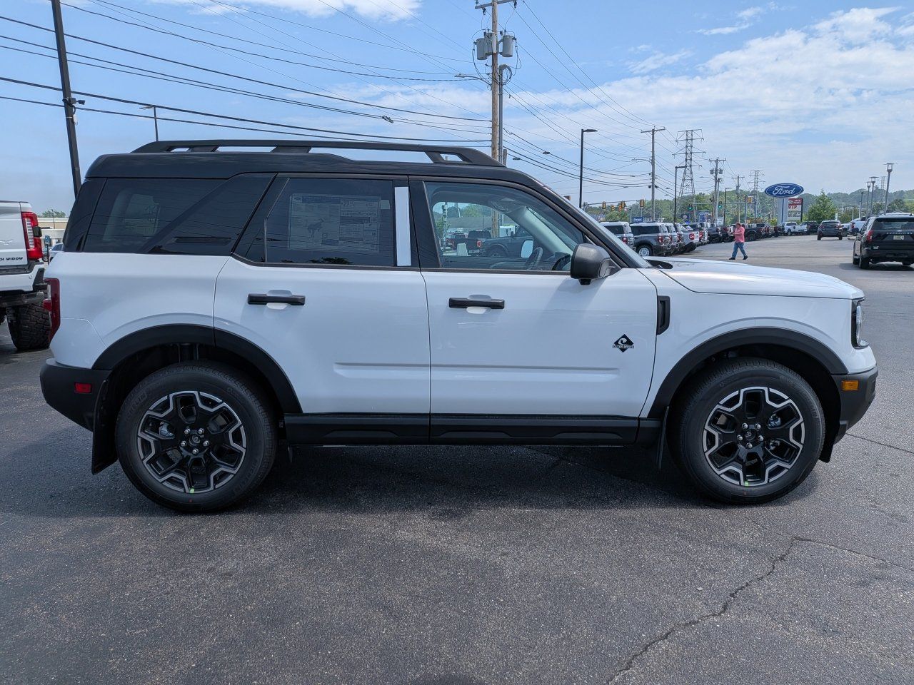 New 2026 Ford Bronco Sport Outer Banks w/ Outer Banks Tech Package+ AWD/4WD image 3