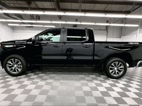 Used 2024 Chevrolet Silverado 1500 LT AWD/4WD image 14