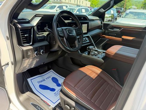 Used 2024 GMC Sierra 1500 Denali Ultimate AWD/4WD image 11