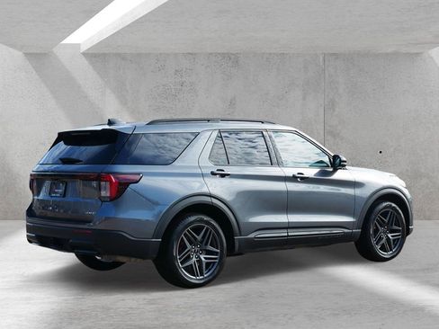 Certified 2025 Ford Explorer ST-Line w/ ST-Line Street Pack AWD/4WD image 3