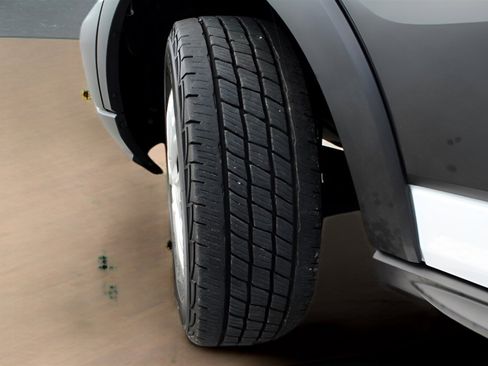 Used 2019 Ford Transit 150 XLT image 8