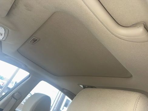 Used 2010 Hyundai Elantra GLS FWD image 10