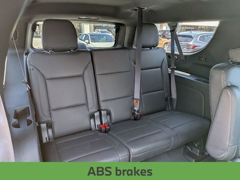 Used 2022 Chevrolet Suburban Z71 w/ Luxury Package AWD/4WD image 34