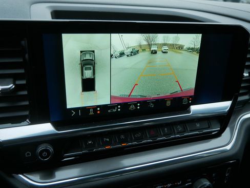 Certified 2025 Chevrolet Silverado 1500 High Country w/ Technology Package image 32