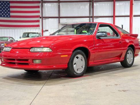 Used 1992 Dodge Daytona ES FWD image 1