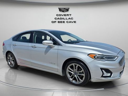 Used 2019 Ford Fusion Titanium image 1