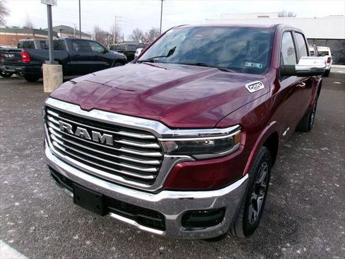 Certified 2025 RAM 1500 Laramie AWD/4WD image 4