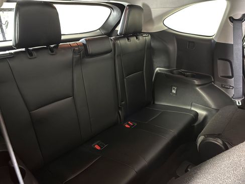 Used 2023 Toyota Highlander Limited AWD/4WD image 17