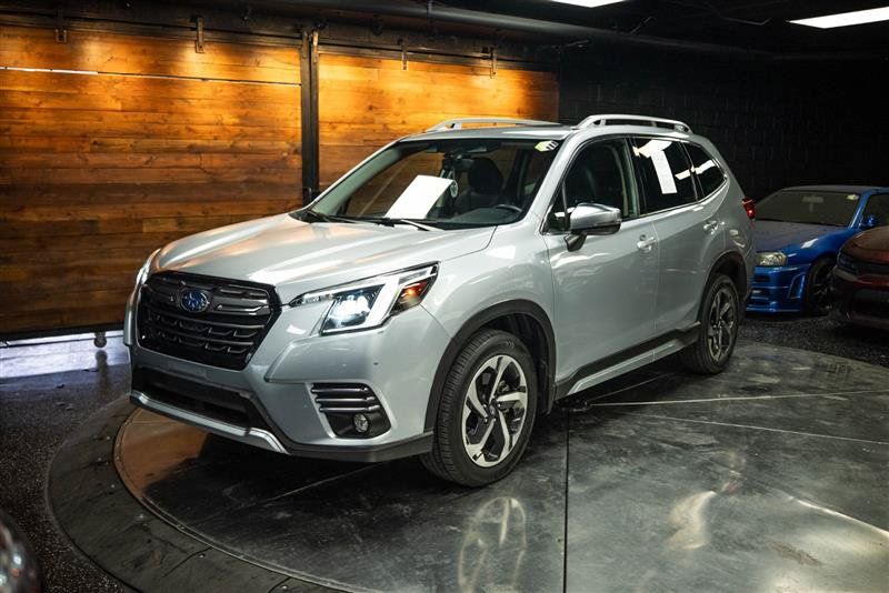 Used 2023 Subaru Forester Touring AWD/4WD image 2