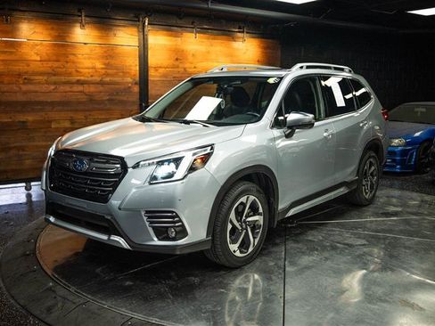 Used 2023 Subaru Forester Touring AWD/4WD image 2