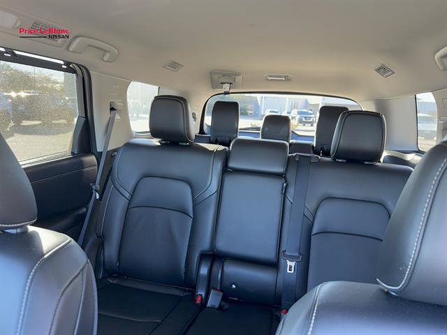 Used 2025 Nissan Pathfinder SL FWD image 29