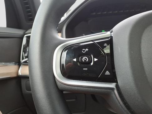 Used 2025 Volvo XC90 B6 Plus AWD/4WD image 23