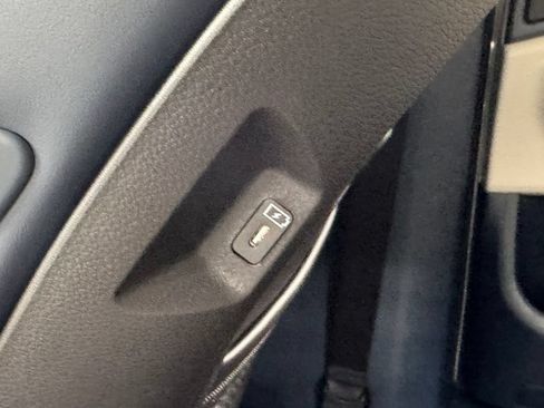 New 2026 Kia Carnival EX FWD image 40