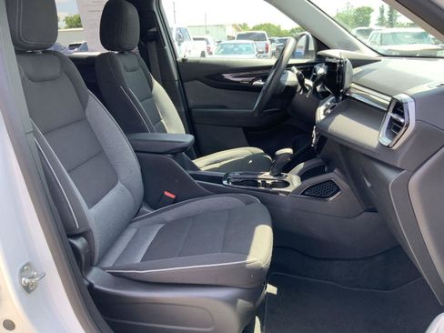 Used 2025 Chevrolet TrailBlazer LT FWD image 51